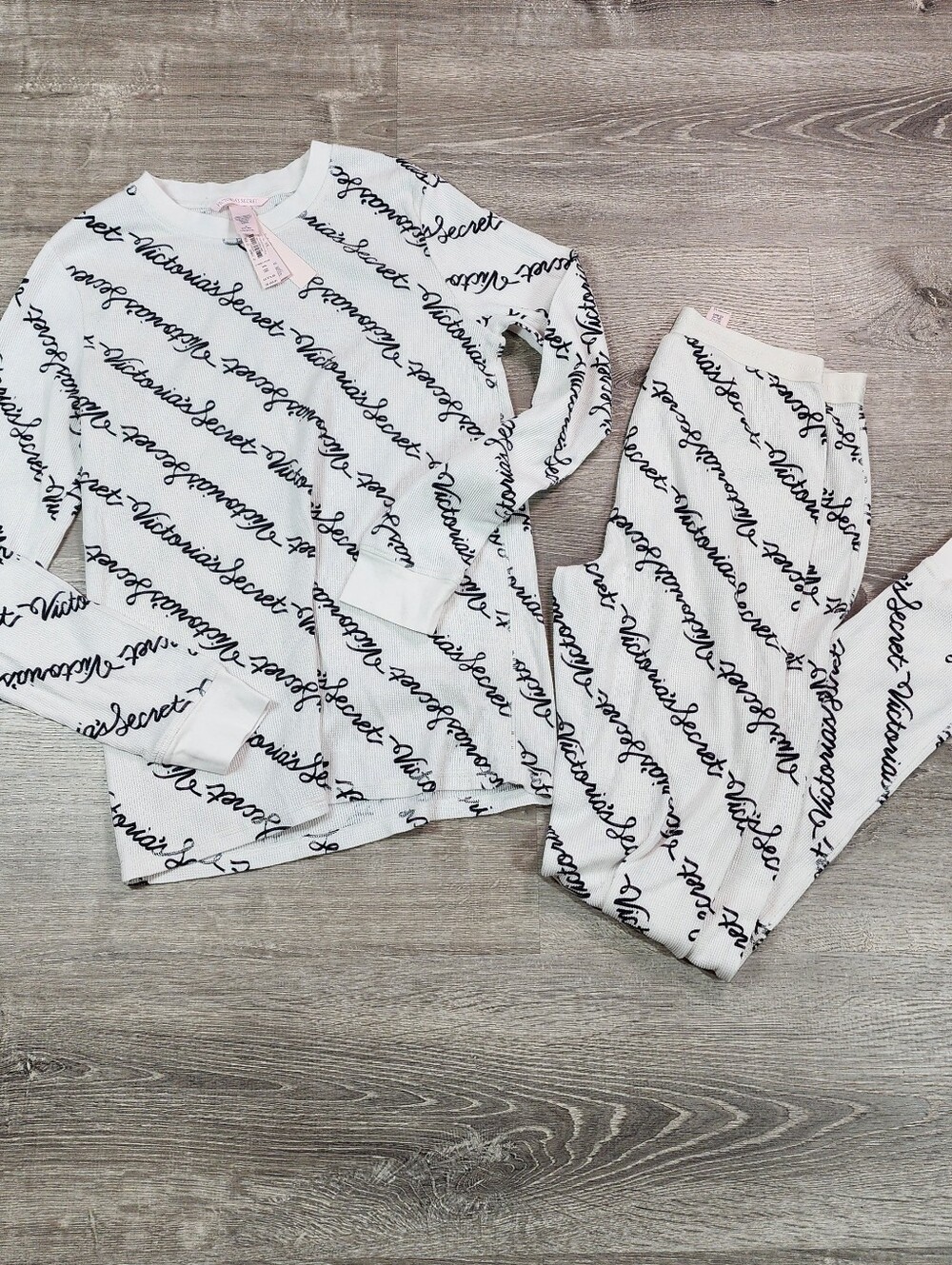 VICTORIA'S SECRET Signature Logo Thermal Matching 2 Piece Pajama Set Medium Long